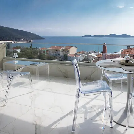 Dk Luxury * Néa Péramos