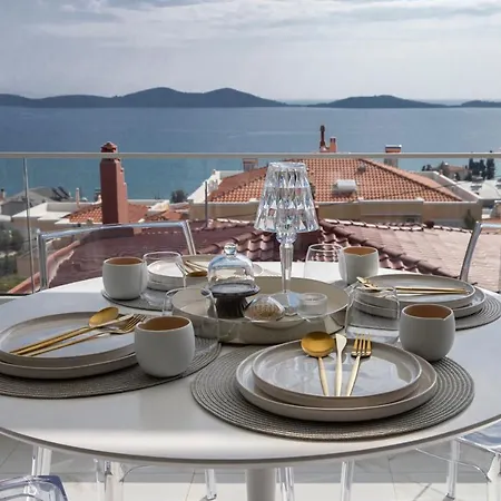 Dk Luxury * Néa Péramos