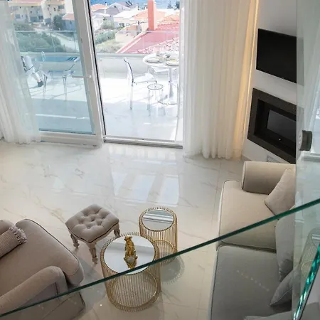 Dk Luxury Apartamento Néa Péramos