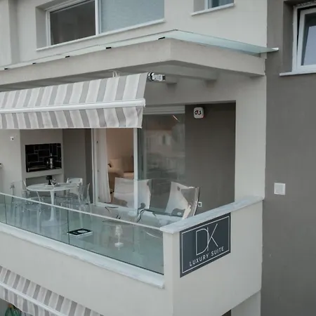 Dk Luxury Apartamento Néa Péramos